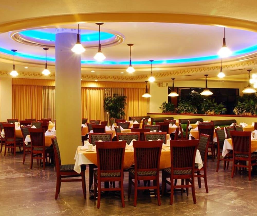 Royal Garden Reynosa Hotel Exterior foto