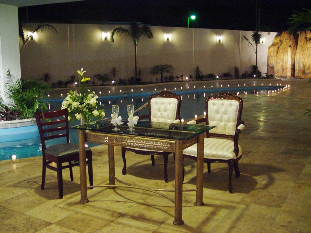Royal Garden Reynosa Hotel Facilidades foto